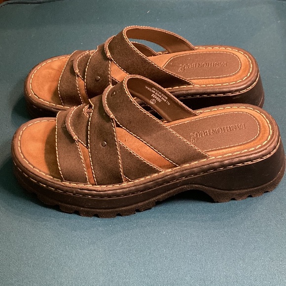 Vintage 90s grunge Fashion Bug Sandals - Picture 2 of 6